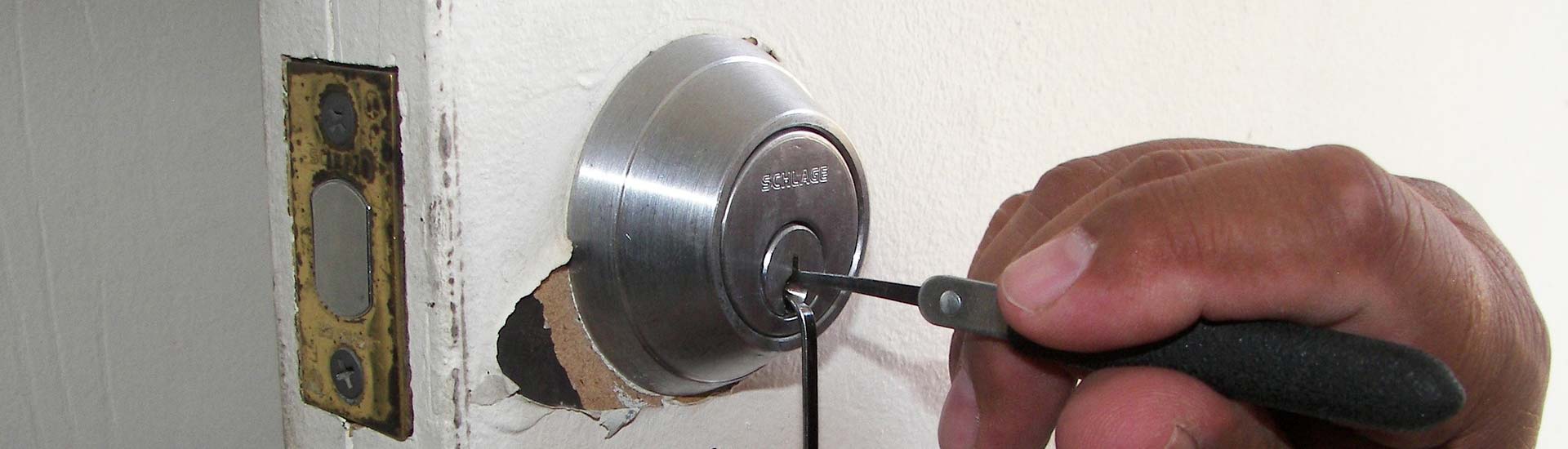 Locksmith Services | San Lee Security